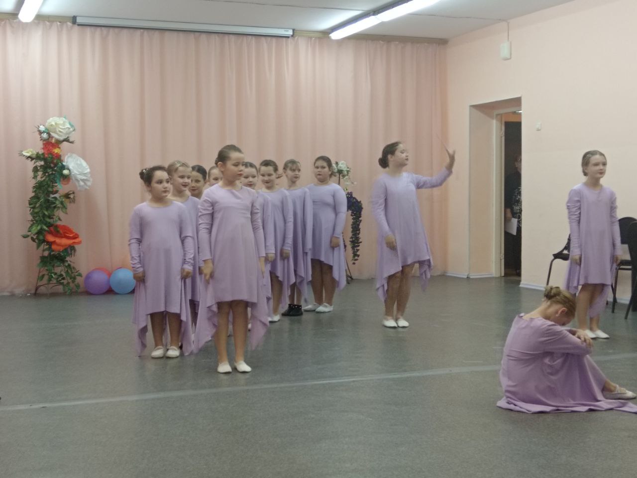 В Володинском Доме культуры прошел праздничный концерт посвященный Дню матери.