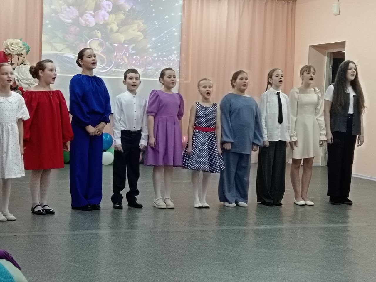 В сельском Доме культуры состоялся праздничный концерт, посвящённый Международному женскому дню - 8 Марта.