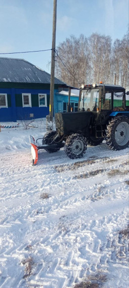 На территории поселения началась полномасштабная уборка снега. На территории поселения началась полномасштабная уборка снега.